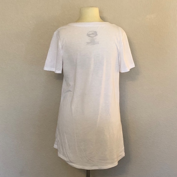 Disney's Mickey & Minnie - White T-shirt ((Small)) - Picture 3 of 5